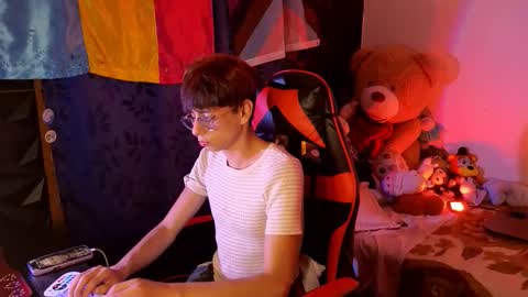 Matt independent model  online show from October 8, 2025, 7:55 pm