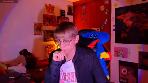 Matt independent model  online show from April 10, 2026, 7:29 pm