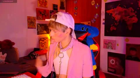 Matt independent model  online show from April 11, 2026, 8:57 pm