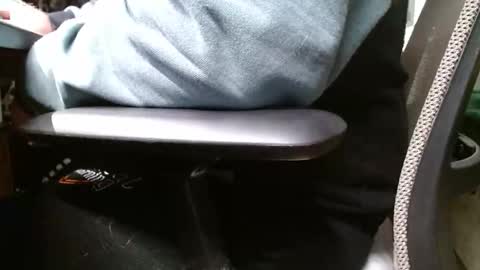 Snapshot of therayth chatting on January 19, 2026, 3:54 am therayth online show from January 19, 2026, 3:54 am