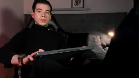 Snapshot of therealmartincox chatting on November 15, 2025, 6:48 pm 4th online show from November 15, 2025, 6:48 pm