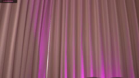    online show from November 14, 2025, 12:37 pm