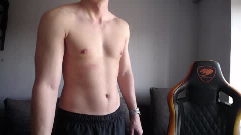 Snapshot of theroadtomars chatting on February 8, 2025, 11:33 am Nick   online show from February 8, 2025, 11:33 am