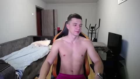 Snapshot of theroadtomars chatting on September 18, 2025, 4:58 am Nick   online show from September 18, 2025, 4:58 am