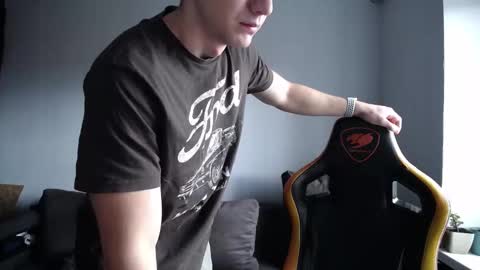 Snapshot of theroadtomars chatting on October 15, 2025, 8:47 am Nick   online show from October 15, 2025, 8:47 am