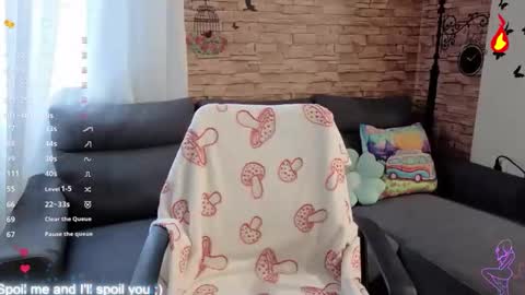 therosepetal online show from September 18, 2025, 8:05 am