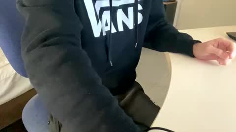 Snapshot of theroxxor chatting on December 26, 2024, 10:26 am theroxxor online show from December 26, 2024, 10:26 am