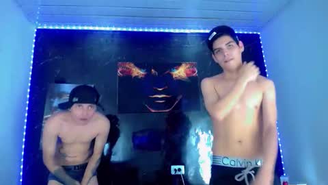 Snapshot of theshamefulboys chatting on June 11, 2026, 12:32 am David y Daniel online show from June 11, 2026, 12:32 am