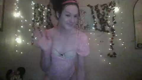 sillymillie0 online show from December 20, 2024, 10:11 pm