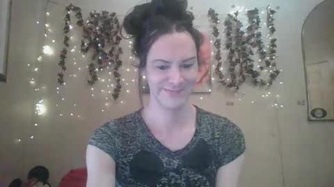 Snapshot of thesillymillie chatting on April 6, 2026, 8:10 pm sillymillie0 online show from April 6, 2026, 8:10 pm