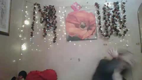 Snapshot of thesillymillie chatting on April 22, 2026, 9:27 pm sillymillie0 online show from April 22, 2026, 9:27 pm
