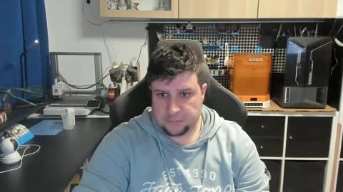 Snapshot of thesir35 chatting on March 9, 2025, 5:49 pm thesir35 online show from March 9, 2025, 5:49 pm