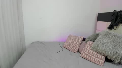 Camila online show from February 1, 2025, 12:58 pm