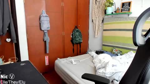 Nicole online show from March 20, 2026, 8:35 pm