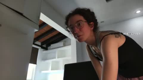 Snapshot of thewillownest chatting on August 2, 2026, 4:27 pm thewillownest online show from August 2, 2026, 4:27 pm