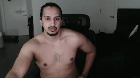 Snapshot of theworldisavampire09 chatting on July 2, 2026, 1:38 am Vampiro online show from July 2, 2026, 1:38 am