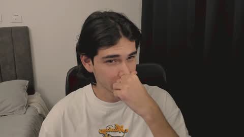 thiaan__ online show from December 18, 2024, 2:21 am