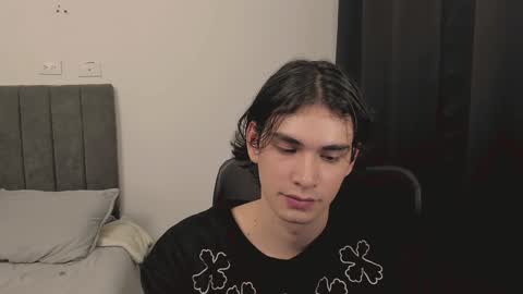 thiaan__ online show from December 25, 2024, 11:10 pm