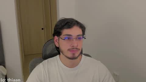 thiaan__ online show from September 19, 2025, 2:24 am