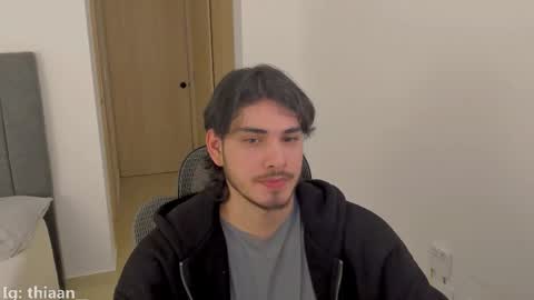 thiaan__ online show from October 19, 2025, 1:06 am