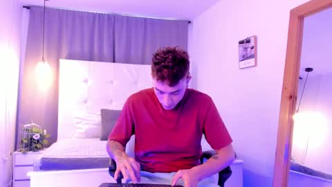 Thiago  online show from April 10, 2026, 12:10 pm