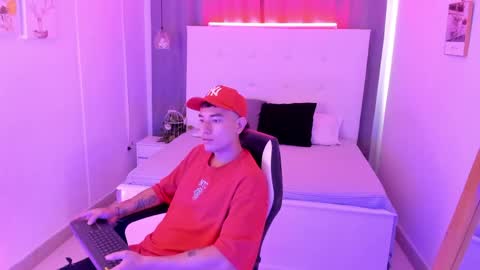 Thiago  online show from April 12, 2026, 1:27 pm