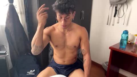 Snapshot of thiago_happy chatting on April 14, 2026, 5:19 pm thiago_happy online show from April 14, 2026, 5:19 pm