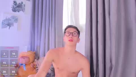 Snapshot of thiago_jones chatting on September 12, 2025, 9:59 pm SanThiago online show from September 12, 2025, 9:59 pm
