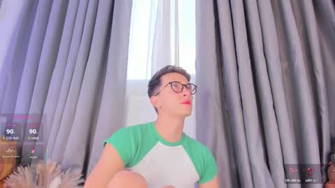 Snapshot of thiago_jones chatting on September 20, 2025, 9:38 pm SanThiago online show from September 20, 2025, 9:38 pm