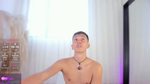 Snapshot of thiago_jones chatting on June 10, 2026, 5:34 pm SanThiago online show from June 10, 2026, 5:34 pm