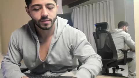 Snapshot of thiago_moretti chatting on January 11, 2026, 3:28 pm THIAGO online show from January 11, 2026, 3:28 pm