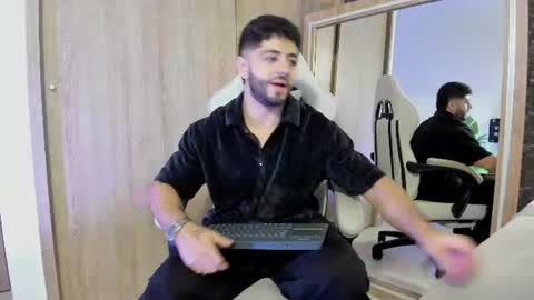 Snapshot of thiago_moretti chatting on July 12, 2026, 1:18 am THIAGO online show from July 12, 2026, 1:18 am