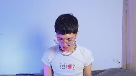 thiago_n_sam online show from September 27, 2025, 11:43 pm