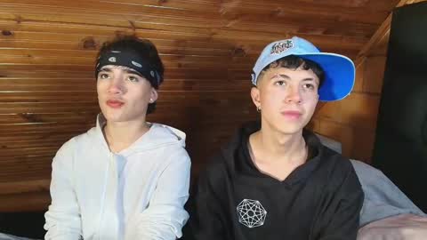 thiago_n_sam online show from October 24, 2025, 1:35 am