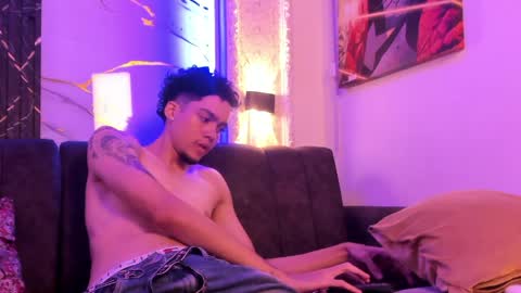 Snapshot of thiago_preston chatting on April 30, 2026, 8:57 pm Thiago online show from April 30, 2026, 8:57 pm