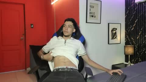 Snapshot of thiago_preston chatting on May 5, 2026, 8:06 pm Thiago online show from May 5, 2026, 8:06 pm