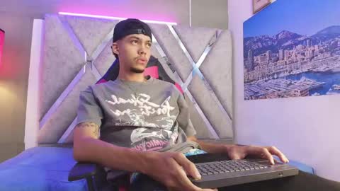 Snapshot of thiago_preston chatting on May 22, 2026, 8:36 pm Thiago online show from May 22, 2026, 8:36 pm