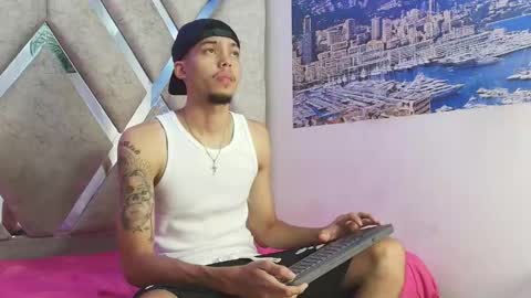 Snapshot of thiago_preston chatting on May 31, 2026, 7:26 pm Thiago online show from May 31, 2026, 7:26 pm