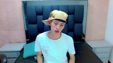 thiago_twink38 online show from November 8, 2025, 4:23 am