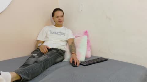 Snapshot of thiagobrooks_ chatting on July 7, 2026, 12:20 pm thiagobrooks_ online show from July 7, 2026, 12:20 pm