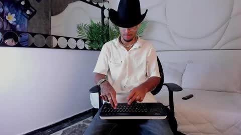 ThiagoFerreti online show from October 7, 2025, 3:36 am