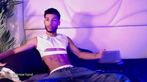 ThiagoFerreti online show from April 18, 2026, 1:15 pm