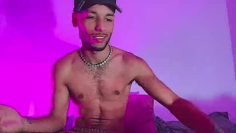 ThiagoFerreti online show from June 3, 2026, 4:15 am