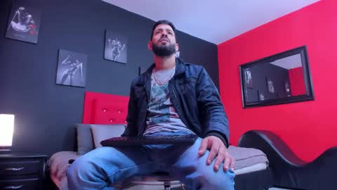 Thia Gomez online show from November 21, 2025, 12:15 pm