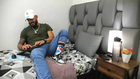 Thia Gomez online show from March 19, 2026, 7:18 pm