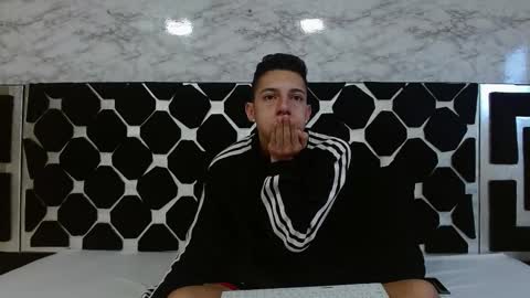 Thiago   online show from February 13, 2025, 9:38 pm