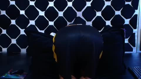 Thiago   online show from February 19, 2025, 10:20 pm