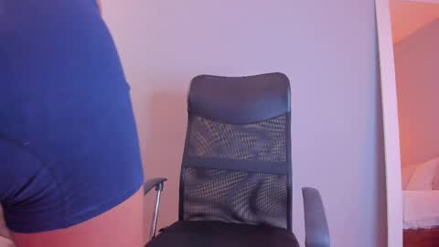Snapshot of thiagovega_ chatting on April 6, 2026, 5:30 am thiagovega_ online show from April 6, 2026, 5:30 am