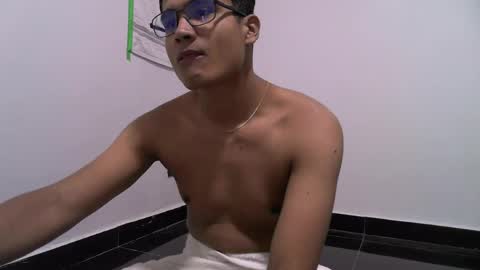 Snapshot of thiagovega_ chatting on May 17, 2026, 6:11 am thiagovega_ online show from May 17, 2026, 6:11 am