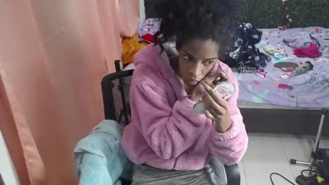 Snapshot of thiana_horny chatting on June 13, 2026, 2:15 pm thiana_horny online show from June 13, 2026, 2:15 pm
